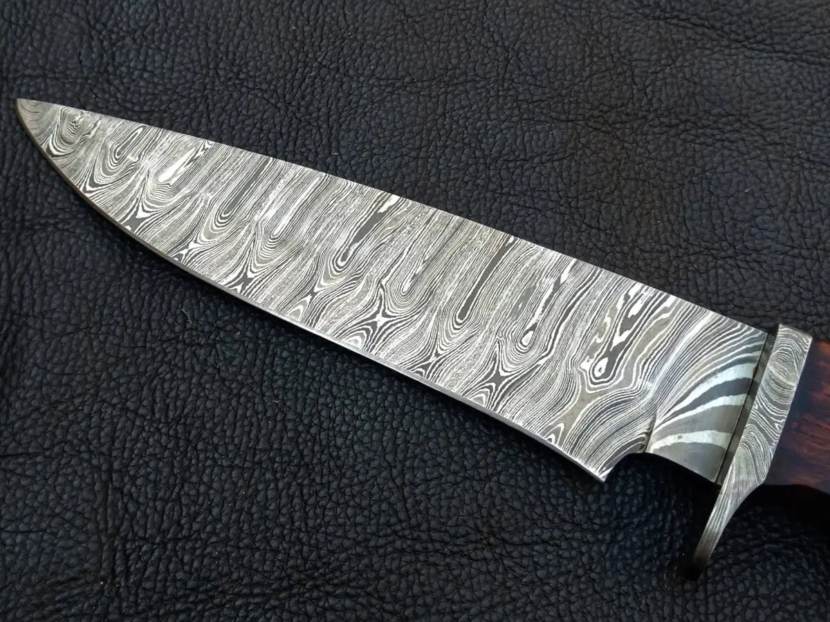 Handmade Damascus Steel Hunting Knife with Wooden Handle - C159