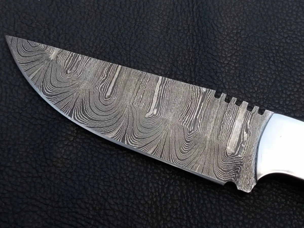 Handmade Damascus Steel Hunting Knife-C41 showcasing a stunning Damascus steel blade