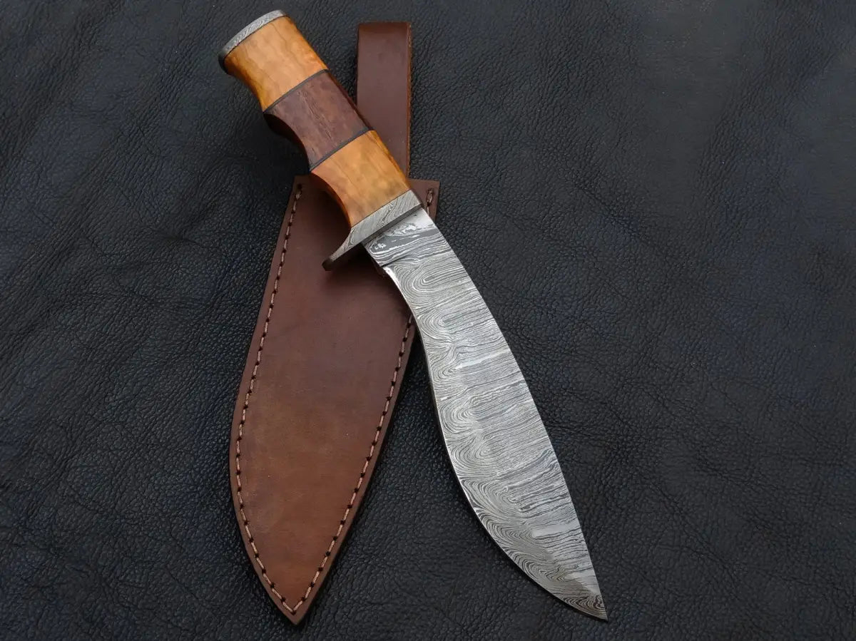 Handmade Damascus Steel Knife C221 with leather sheath for artisanal craftsmanship