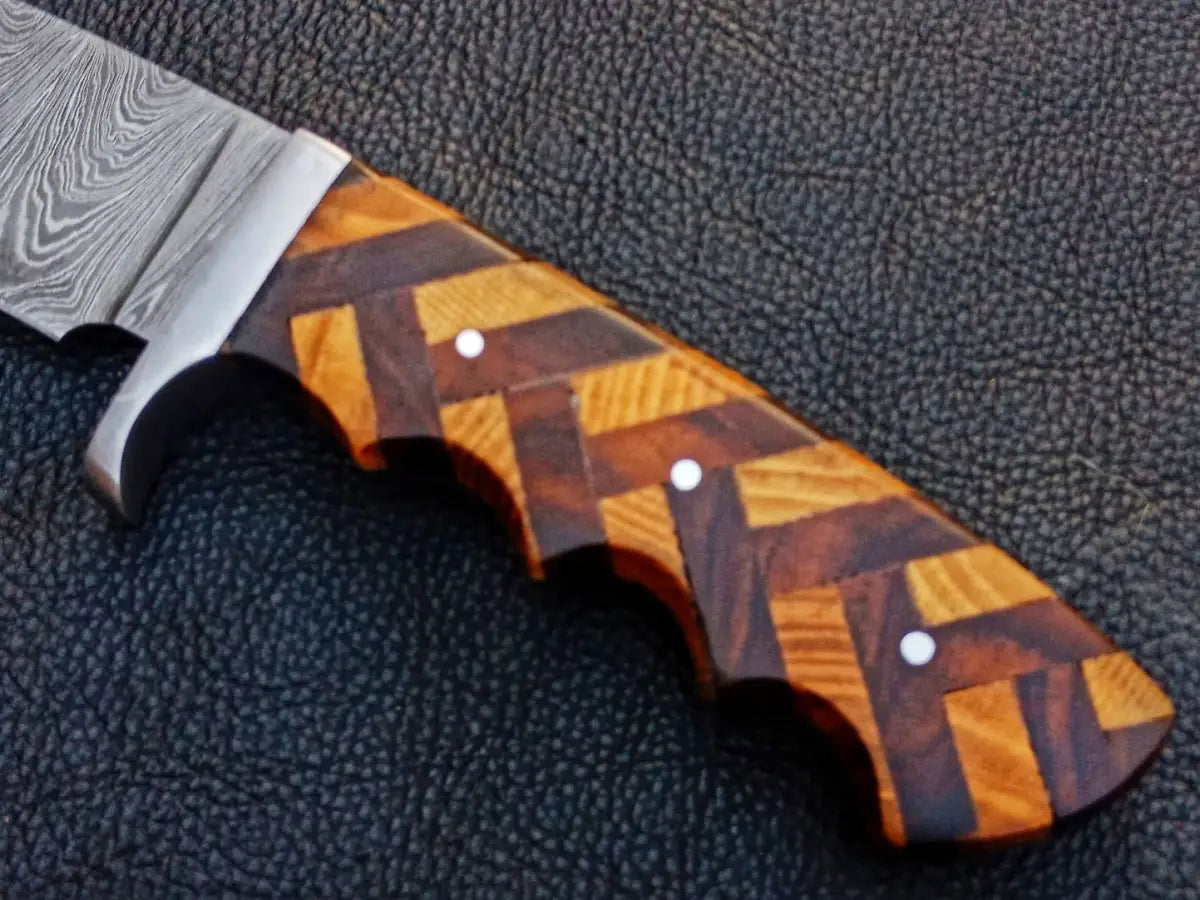 Handmade Damascus Steel Hunting Knife with patterned wooden handle C1971