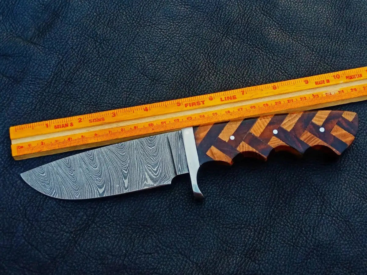 Handmade Damascus Steel Hunting Knife with patterned wooden handle, model C1971
