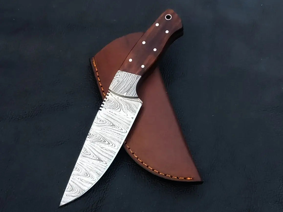 Handmade Damascus Steel Knife C234 with a wooden handle for superior craftsmanship