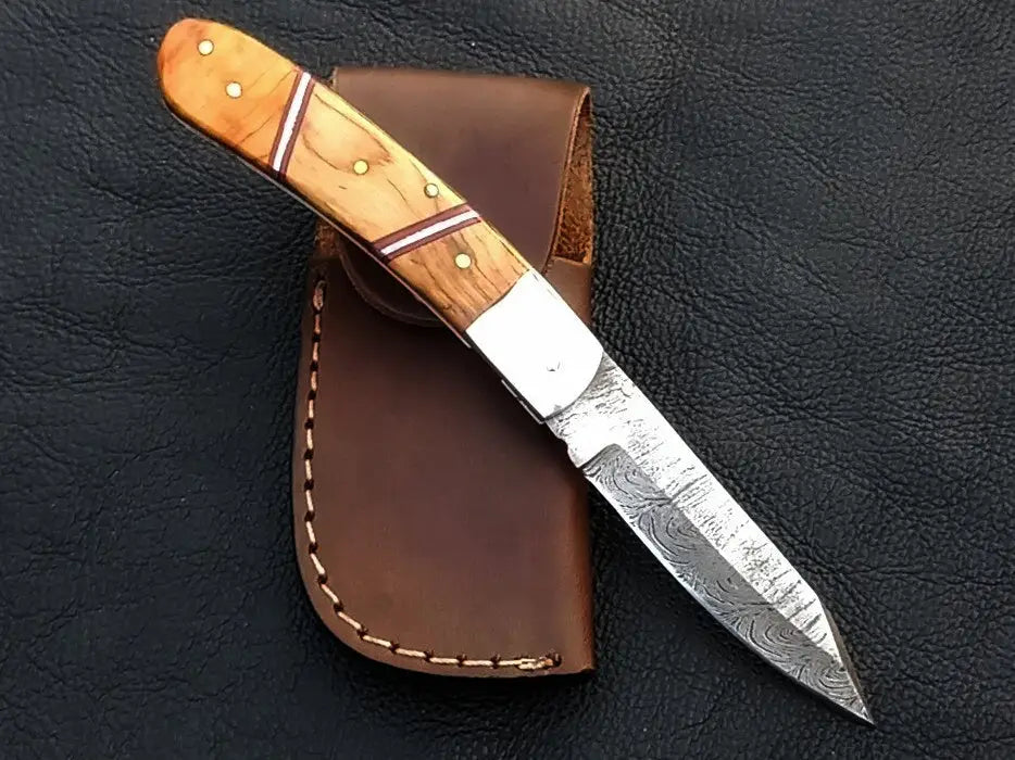 Handmade Damascus Steel Folding Knife with Wooden Handle C171 for high-quality cutting
