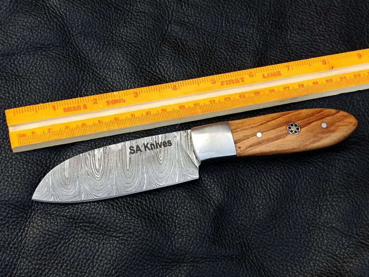 Olive Wood Skinning Knife SAK005 featuring a Damascus steel blade and wooden handle