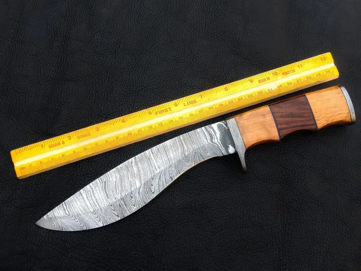 Handmade Damascus Steel Knife C221 featuring a Damascus steel kukri with wooden handle