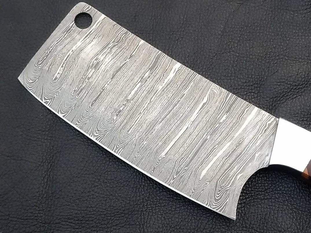 Handmade Damascus Steel Chef’s Cleaver C1000 showcasing exquisite Damascus steel craftsmanship