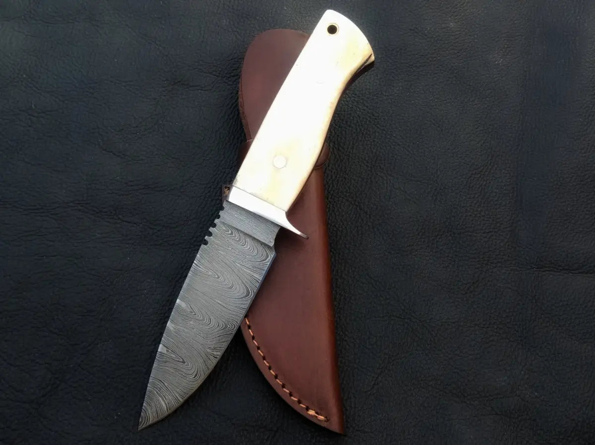 Handmade Damascus Steel Hunting Knife with Leather Sheath