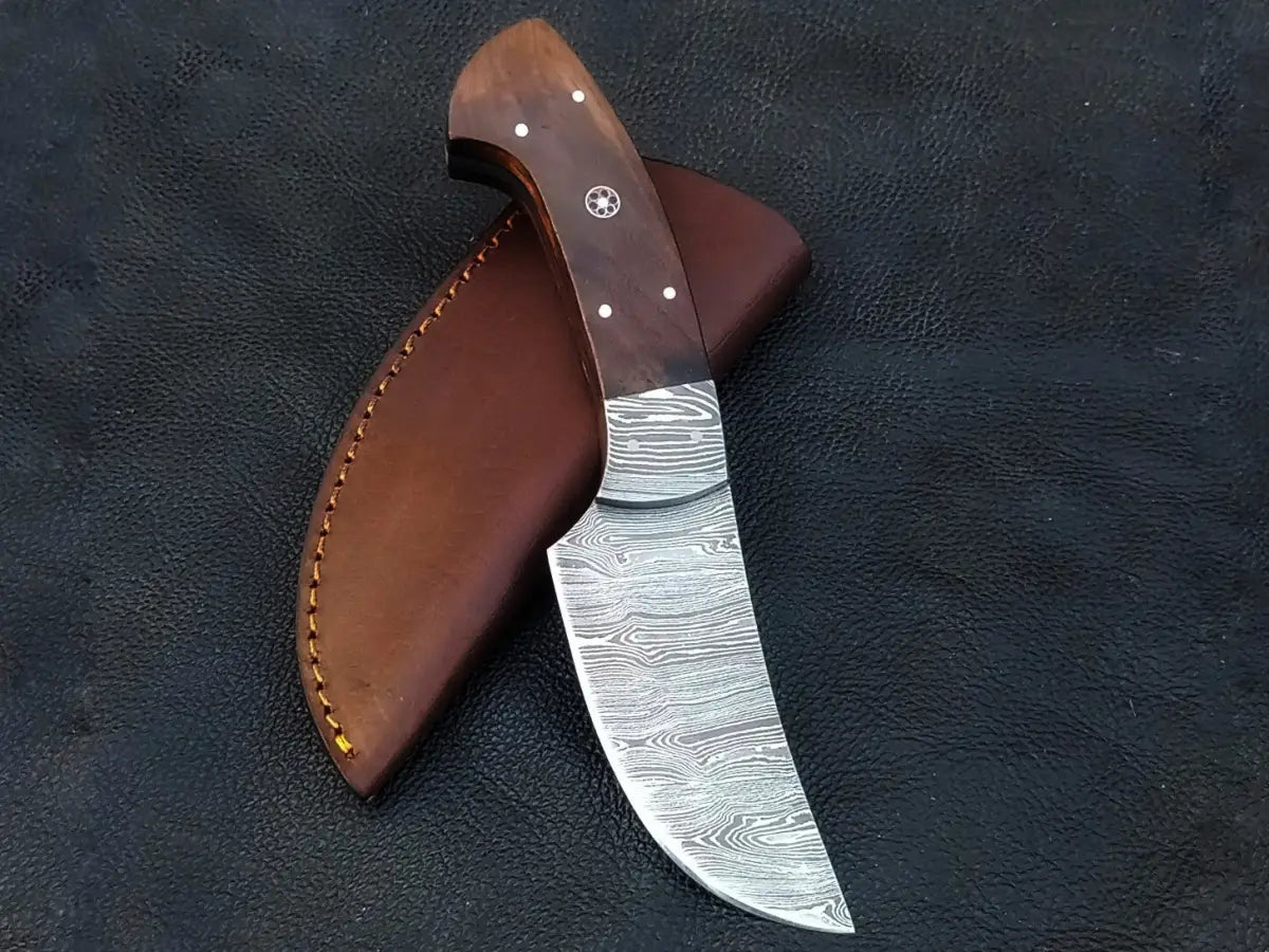 Handmade Damascus steel knife with leather sheath
