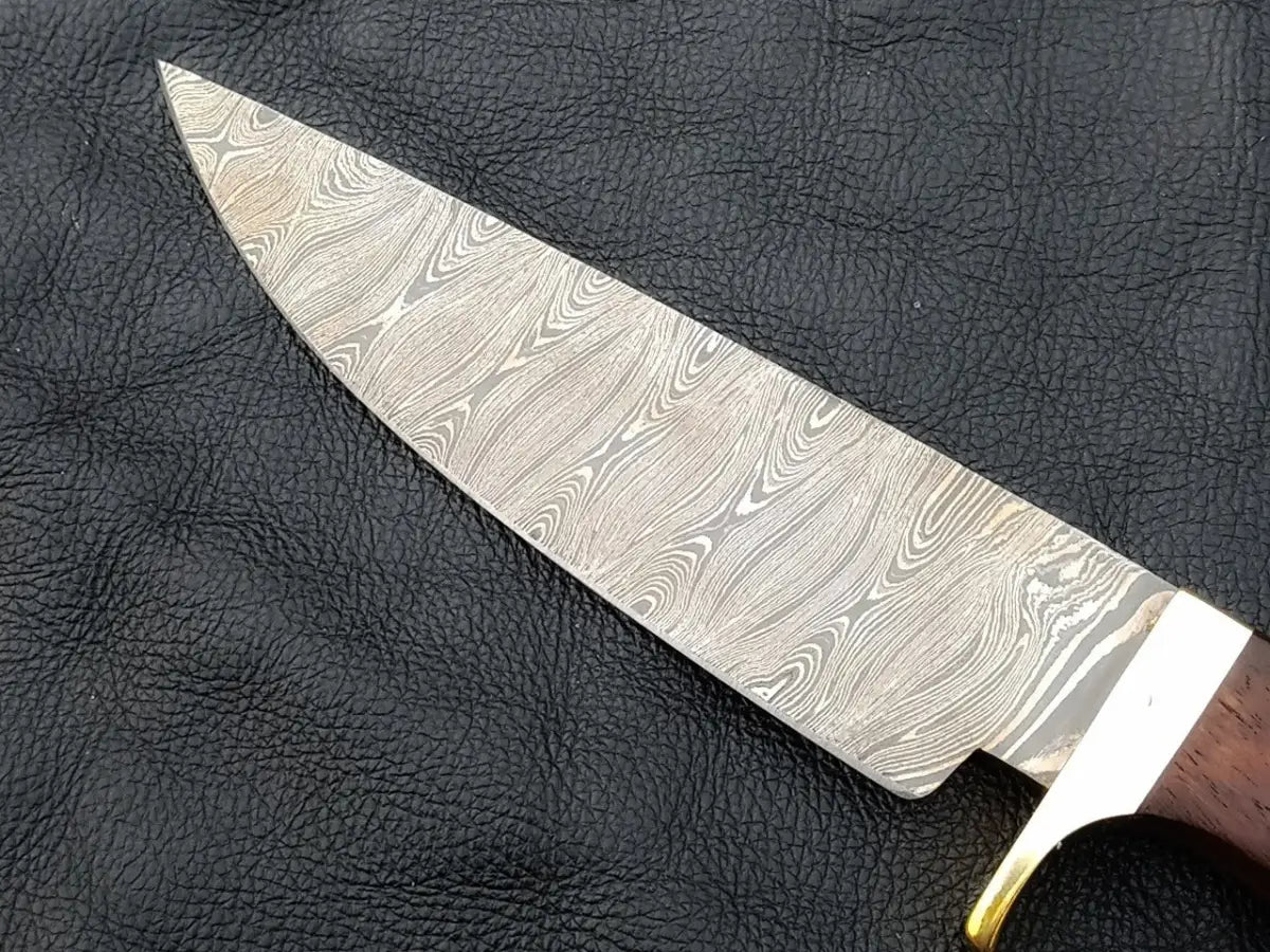 Handmade Damascus Steel Bowie Knife-SAB004 showcasing a stunning Damascus steel blade