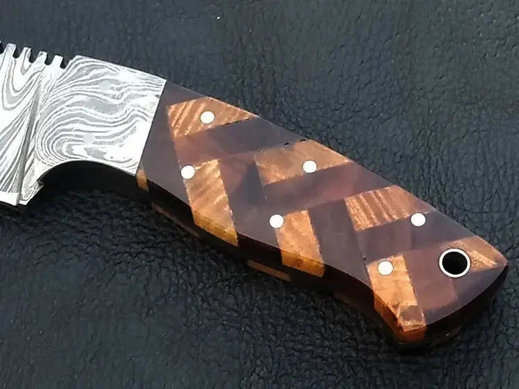 Handmade Damascus Steel Knife C232 featuring a patterned wooden handle design