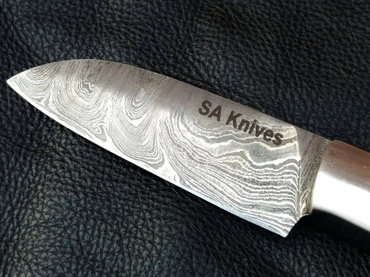 Damascus steel blade of the Blue & Grey Skinning Knife SAK003 for precision cutting