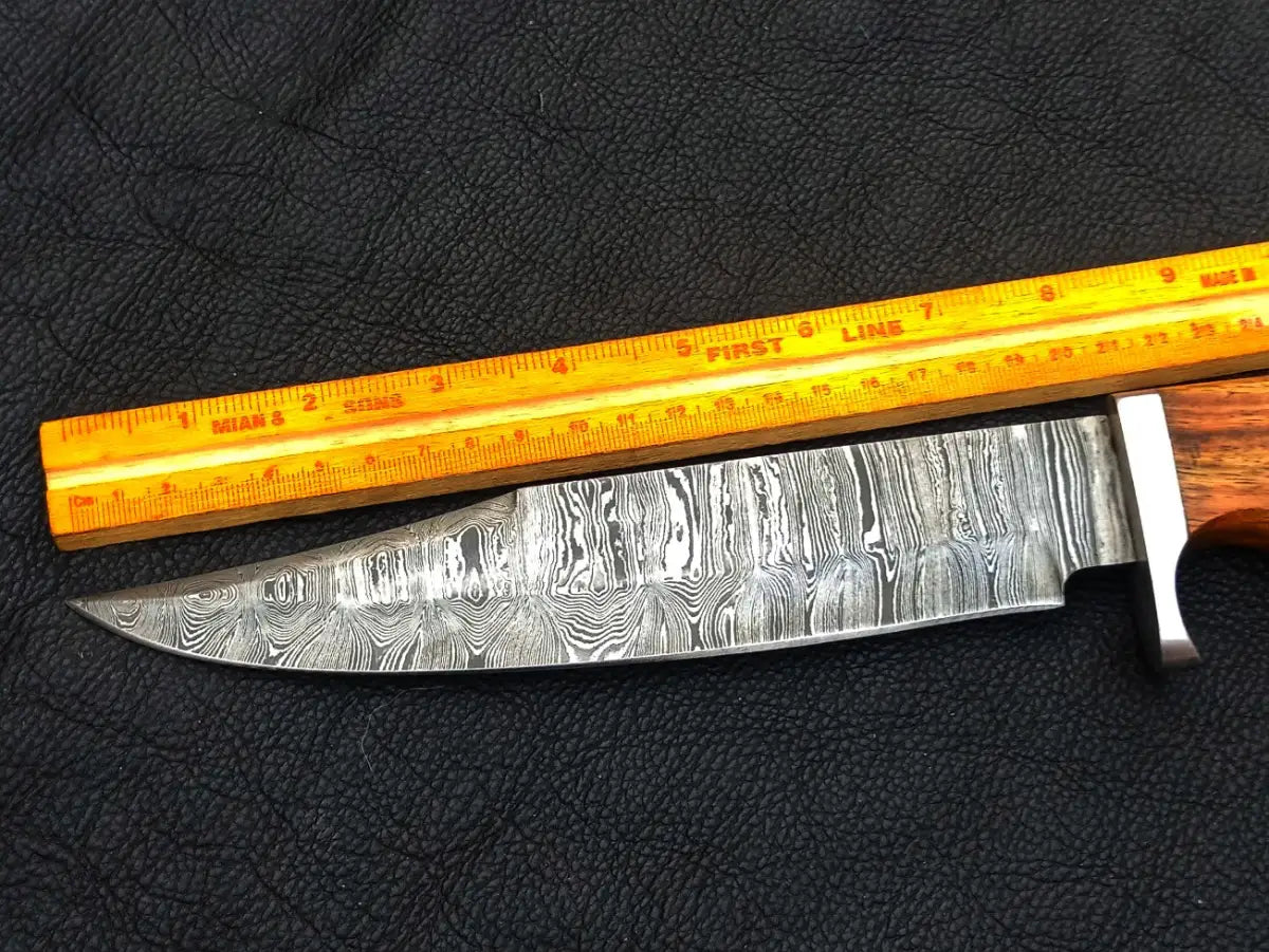 Handmade Damascus Steel Bowie - C145 showcasing a unique Damascus steel hunting knife