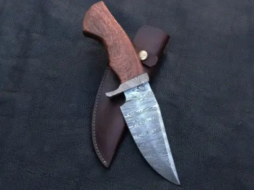 Handmade Damascus Steel Hunting Knife with Leather Sheath C158 for outdoor enthusiasts