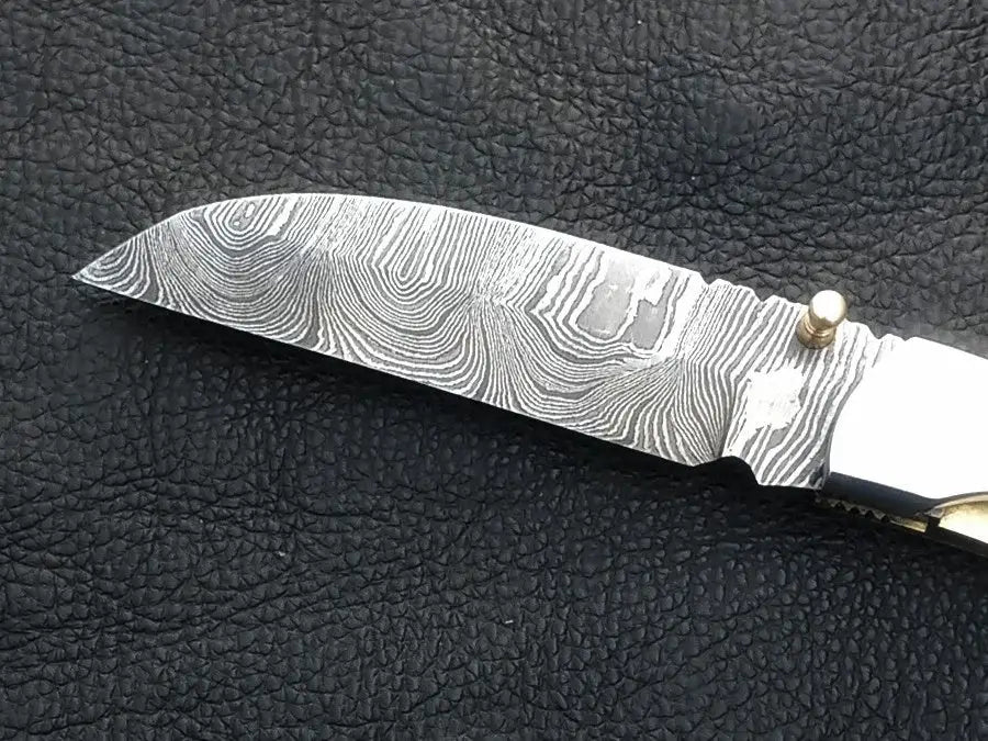 Handmade Damascus Steel Folding Knife - C168 with intricate patterns and premium quality