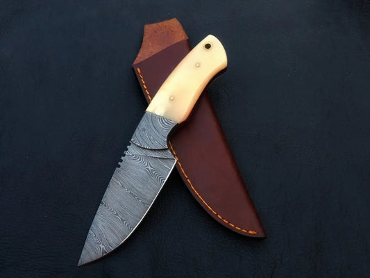 Handmade Damascus Steel Skinning Knife in Leather Sheath - C37