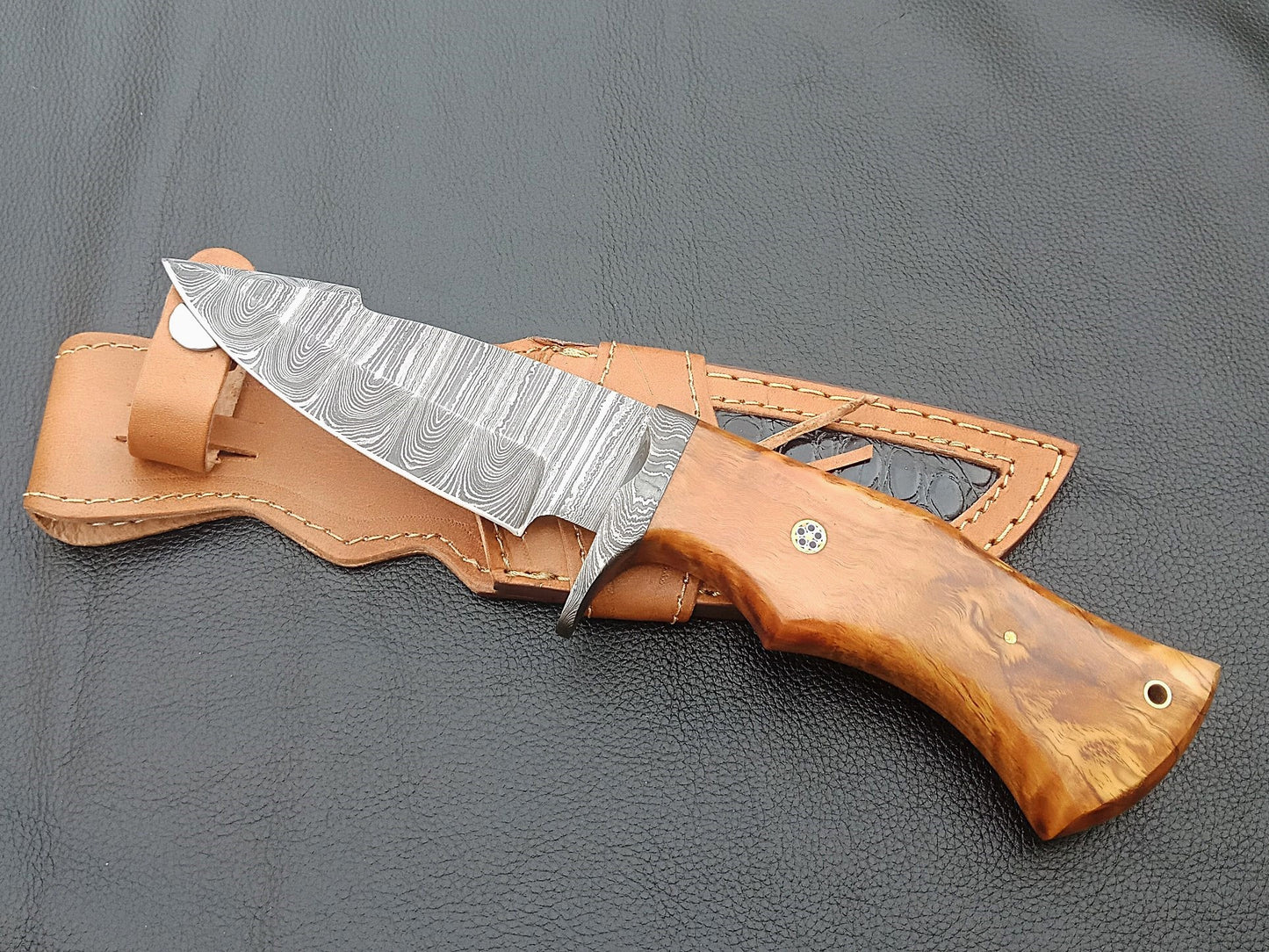 SA-1402 DAMASCUS STEEL SKINING KNIFE- DAMASCUS STEEL BOLSTERS