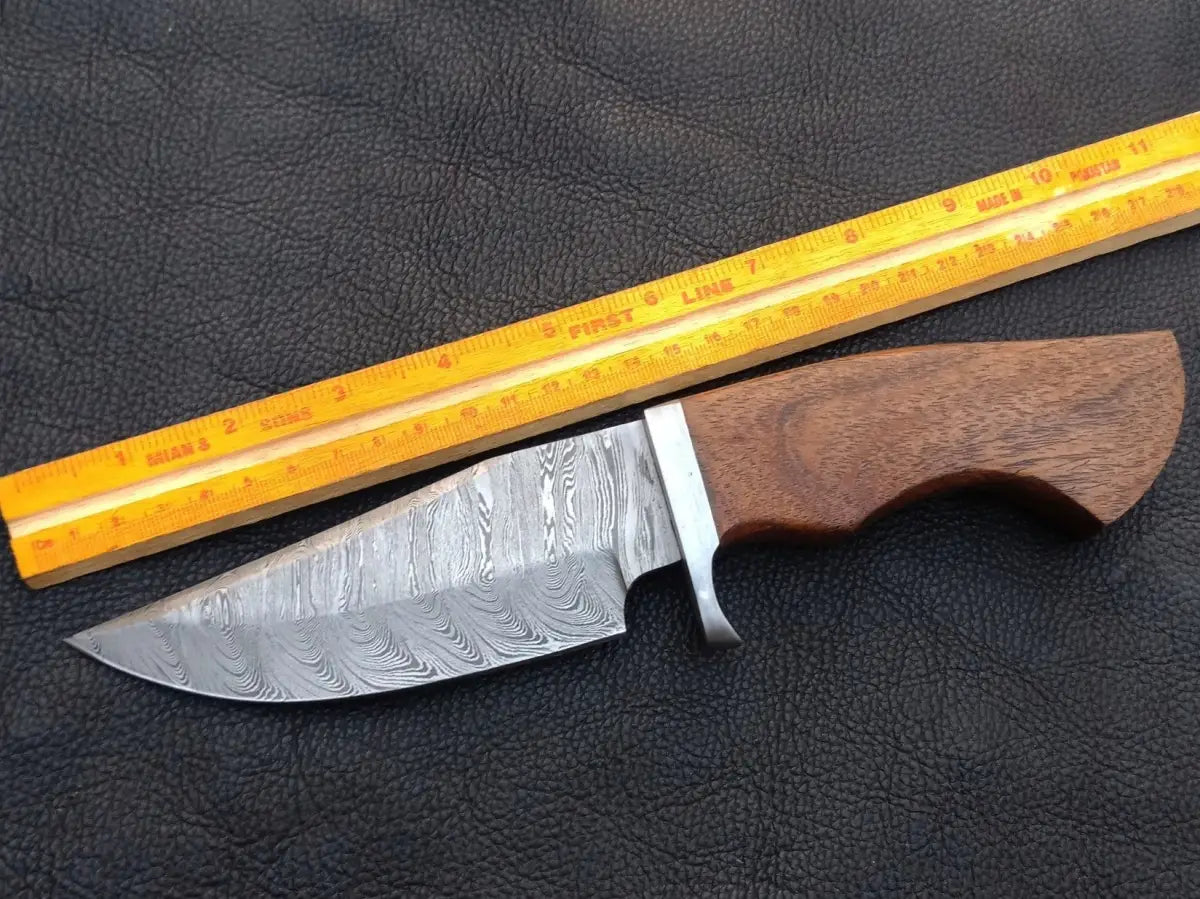 Handmade Damascus Steel Hunting Knife C155 with wooden handle and intricate blade design