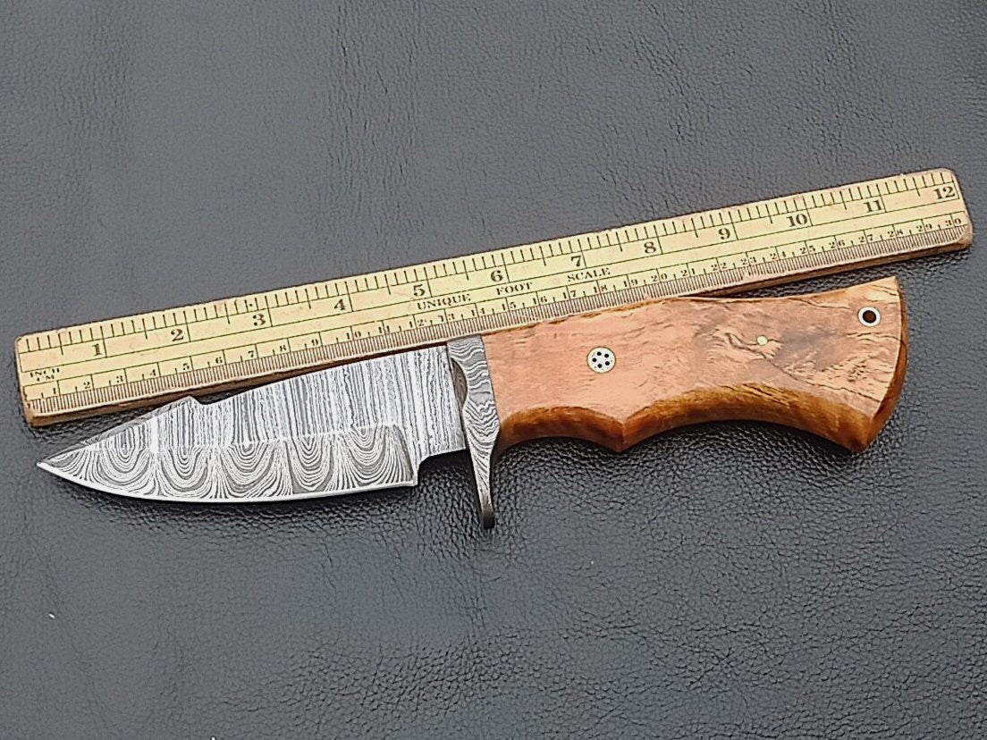 SA-1402 DAMASCUS STEEL SKINING KNIFE- DAMASCUS STEEL BOLSTERS