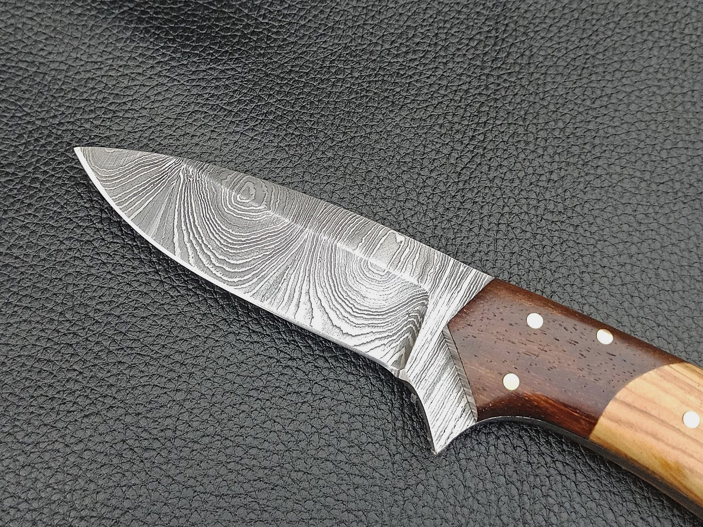 SA-1229 DAMASCUS STEEL SKINING KNIFE- ROSEWOOD BOLSTERS