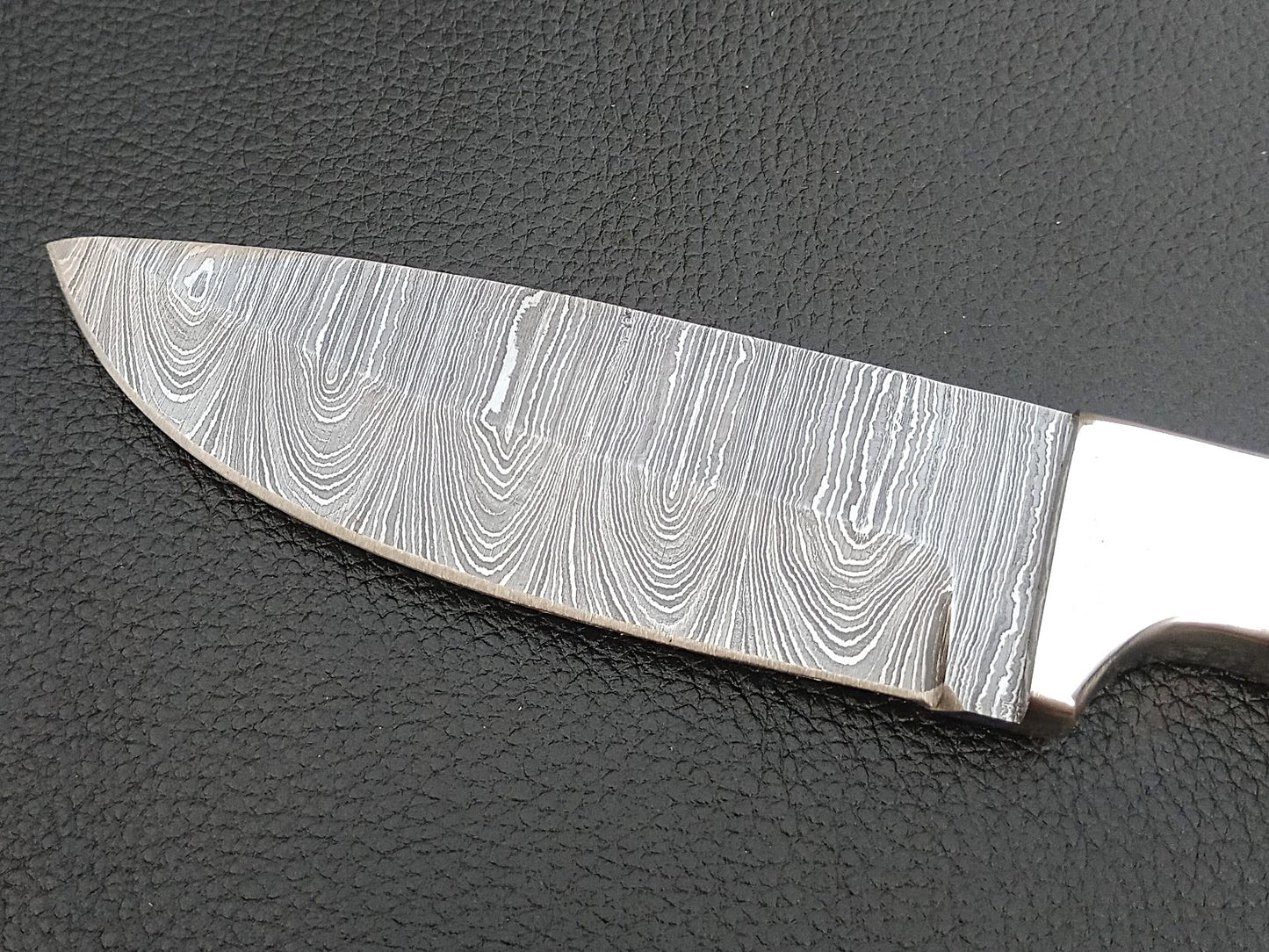 SA-1222 DAMASCUS STEEL SKINING KNIFE-STAINLESS STEEL BOLSTERS