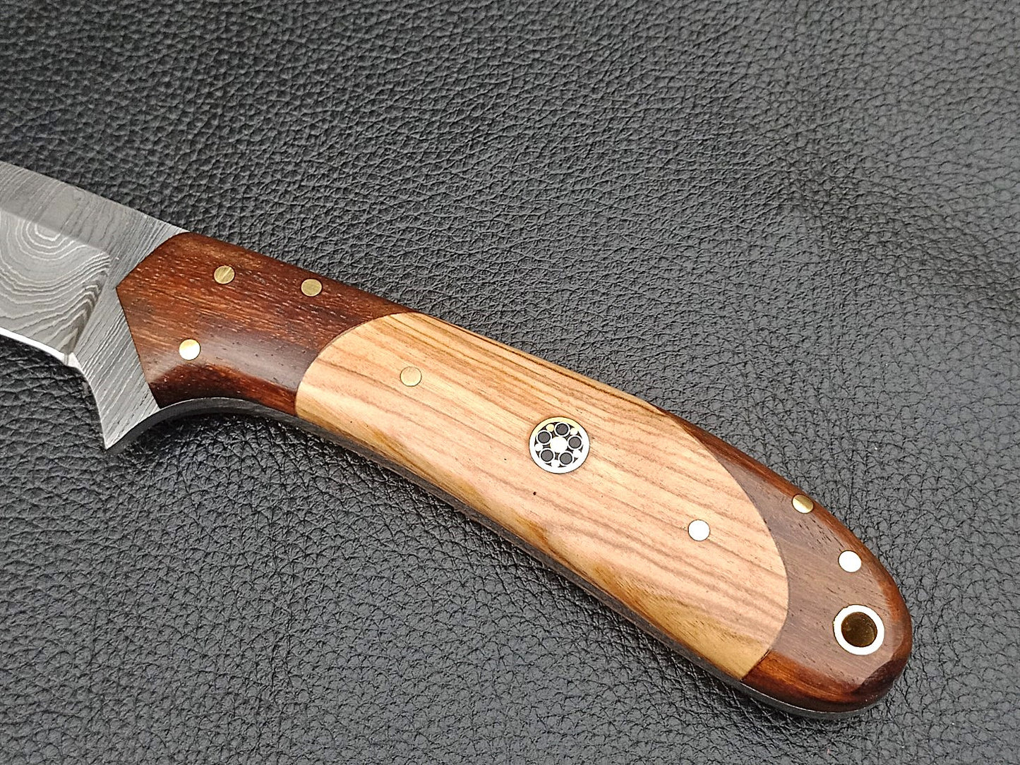 SA-1229 DAMASCUS STEEL SKINING KNIFE- ROSEWOOD BOLSTERS