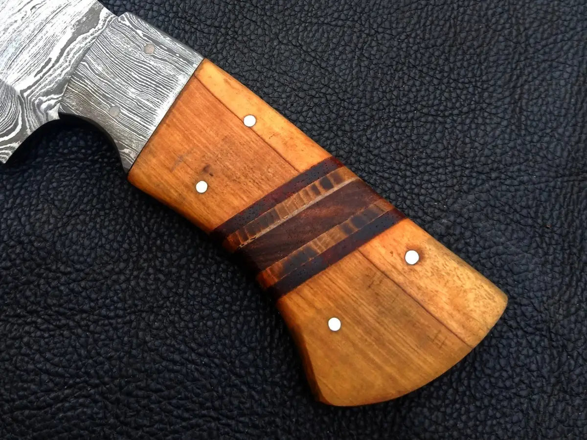 Handmade Damascus Steel Hunting Knife with a wooden handle, C223 model