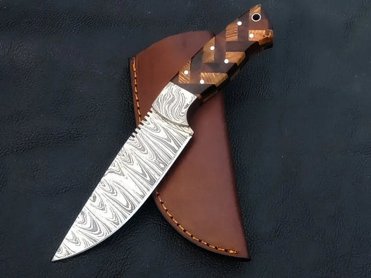 Handmade Damascus Steel Knife with decorative handle in product C232