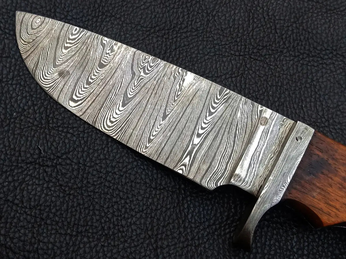 Handmade Damascus Steel Hunting Knife C175 with intricate blade design and durable handle
