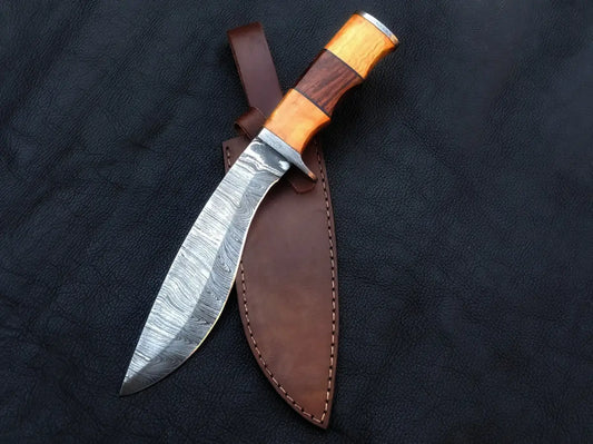 Handmade Damascus Steel Knife C221 with a leather sheath, perfect for hunting