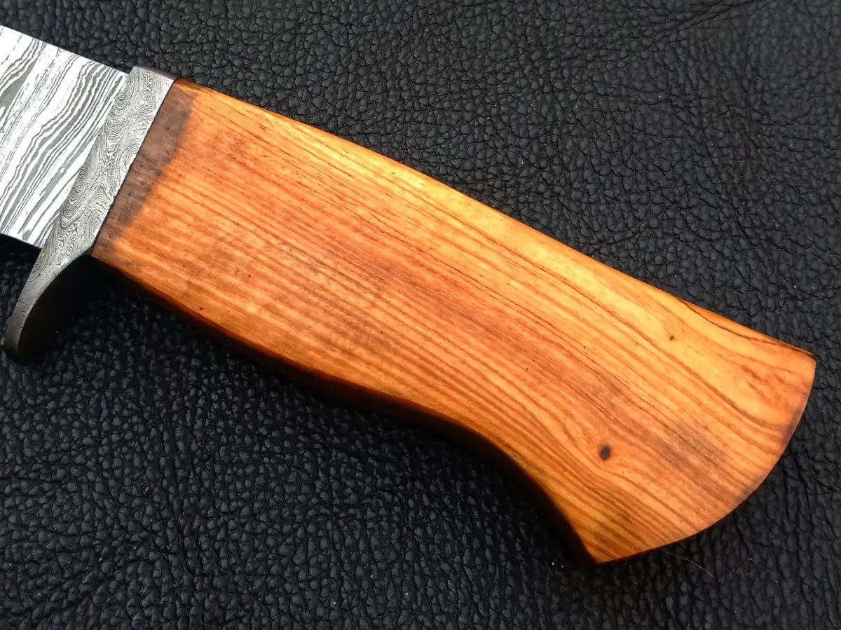 Handmade Damascus Steel Bowie Knife-C188 with wooden handle and intricate blade design