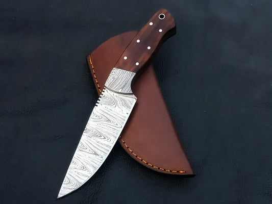 Handmade Damascus Steel Knife C234 with a wooden handle for superior craftsmanship