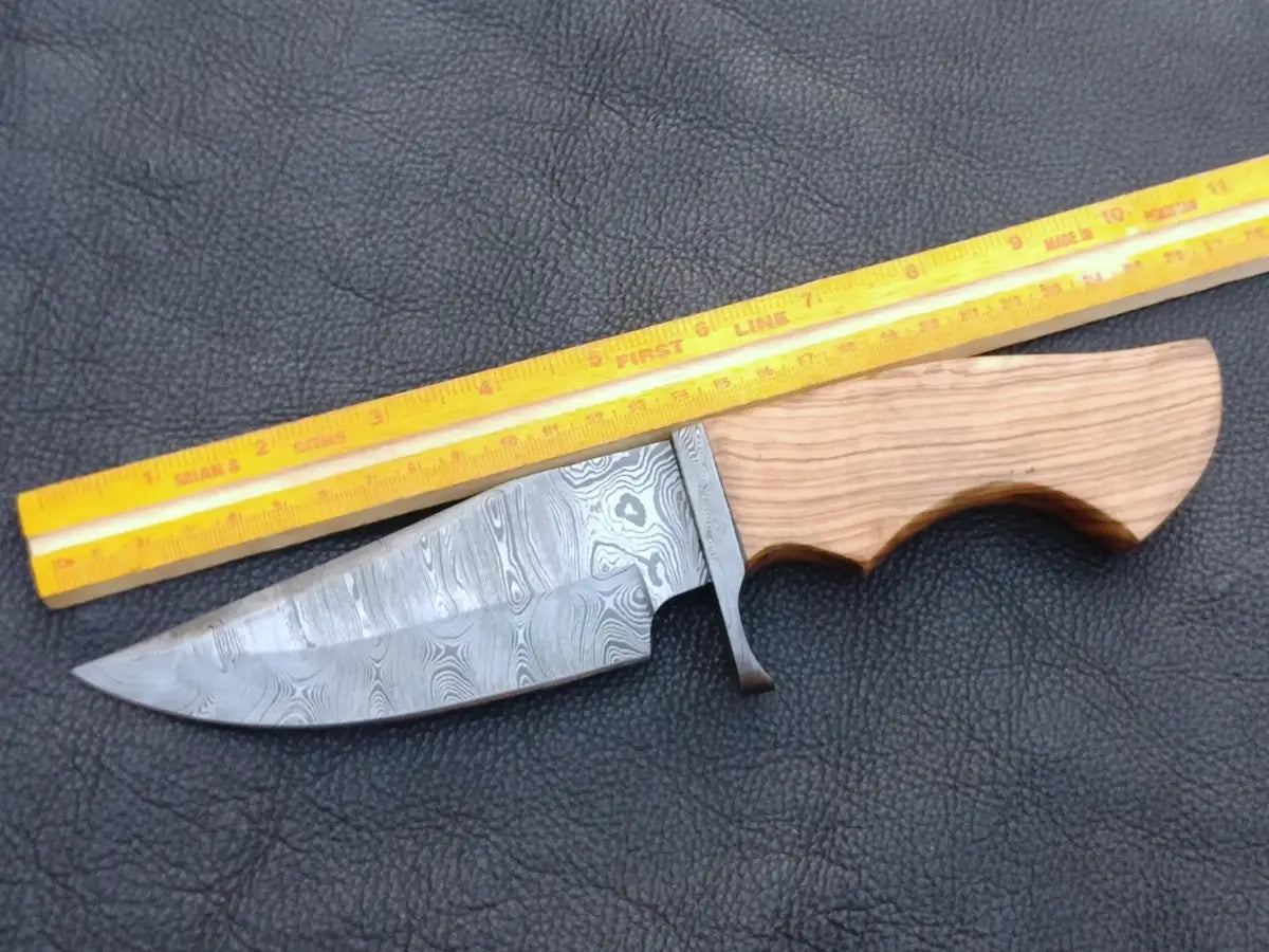 Handmade Damascus Steel Hunting Knife with Wooden Handle for outdoor enthusiasts