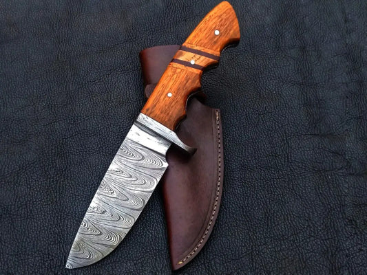Handmade Damascus Steel Hunting Knife C175 with a robust wooden handle