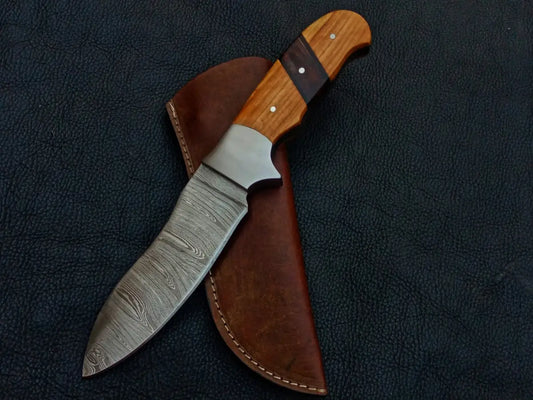 Handmade Damascus Steel Hunting Knife with Wooden Handle - C186