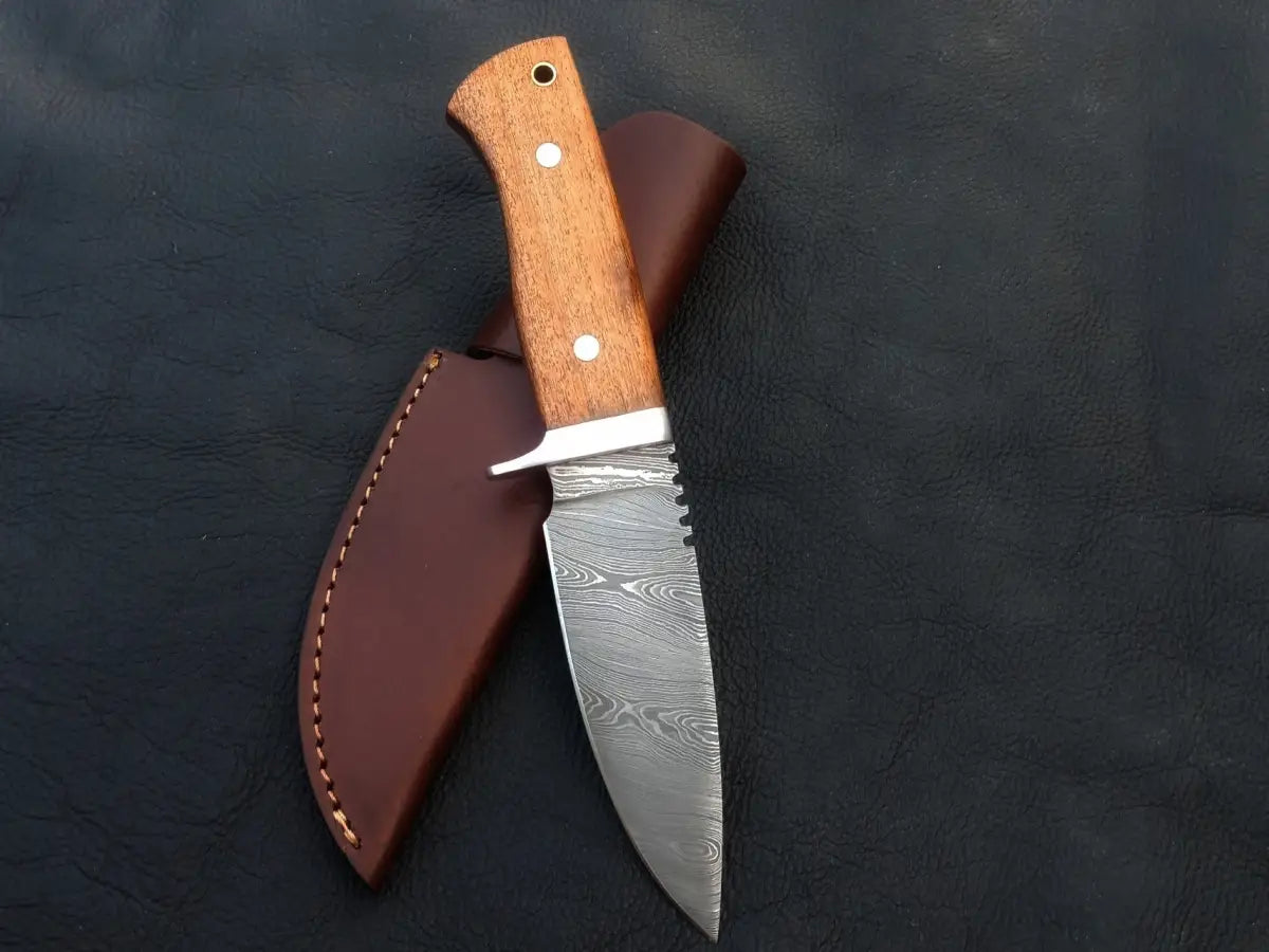 Handmade Damascus Steel Hunting Knife C44 with wooden handle and leather sheath