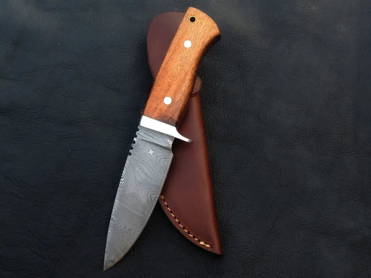 Handmade Damascus Steel Hunting Knife-C44 with wooden handle and intricate blade design