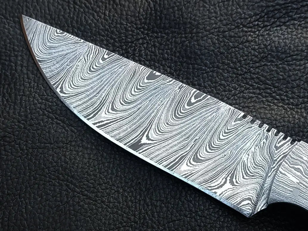 Handmade Damascus Steel Knife - C233 - Hunting