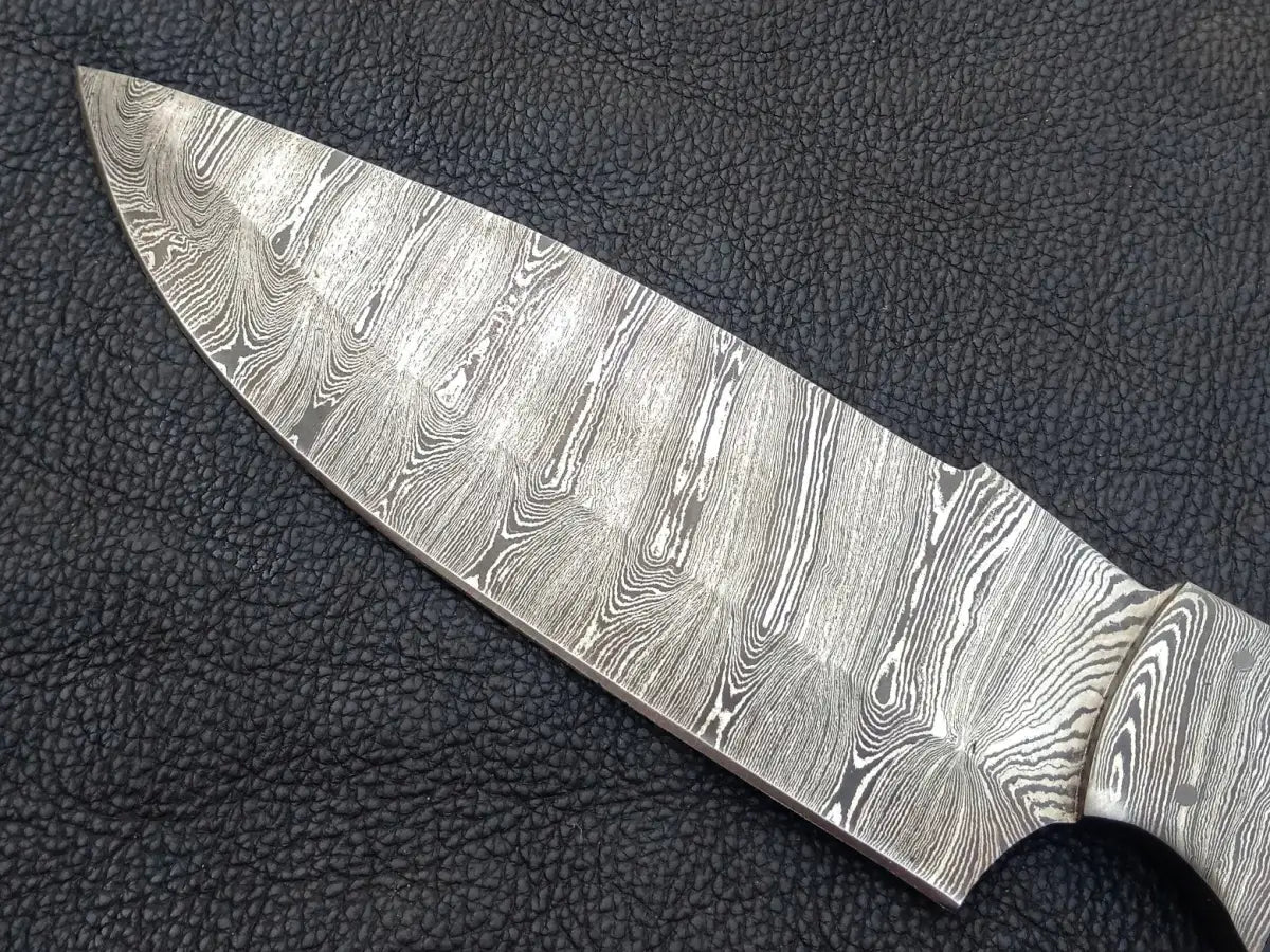 Handmade Damascus Steel Hunting Knife - C225