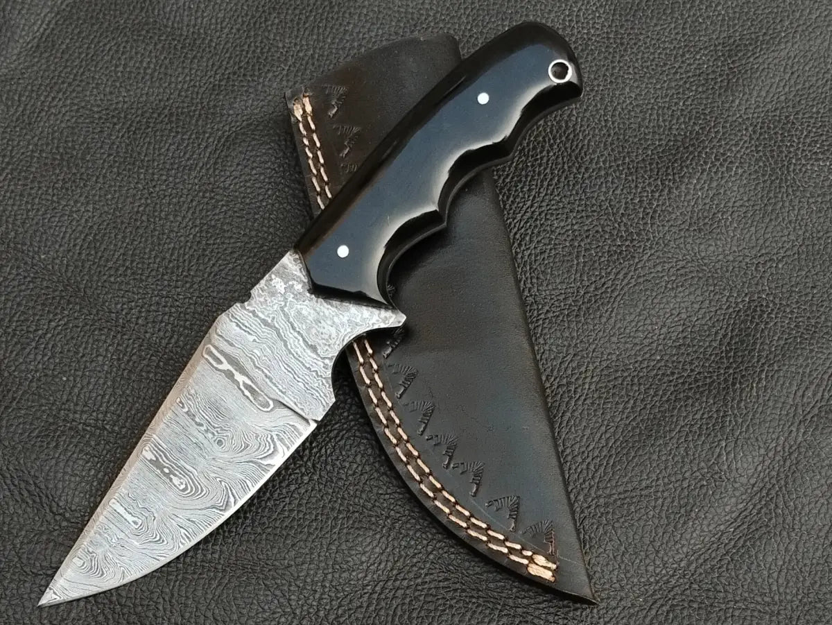 HUNTING KNIFE BLACK HORN HANDLE WITH DAMASCUS STEEL BLADE SA114-B - Damascus hunting knife