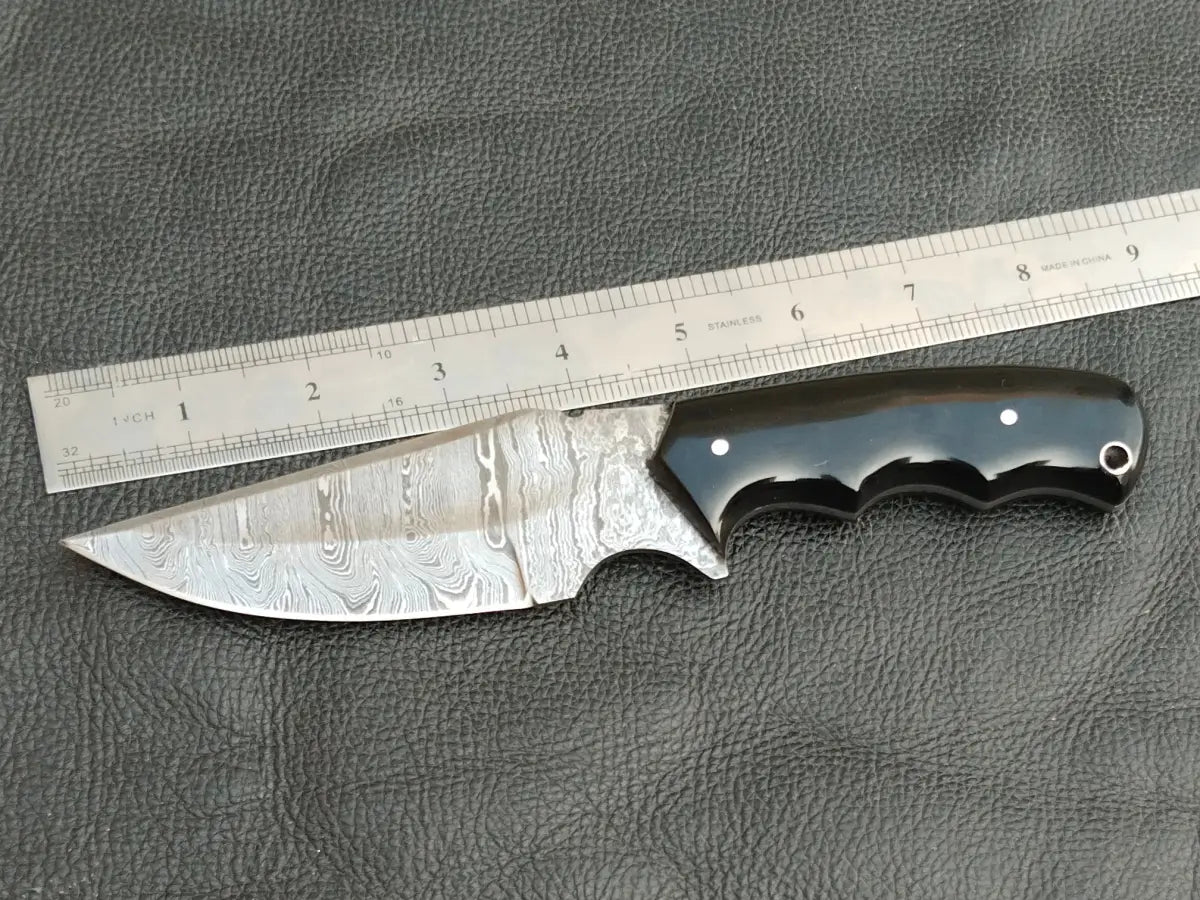 HUNTING KNIFE BLACK HORN HANDLE WITH DAMASCUS STEEL BLADE SA114-B - Damascus hunting knife