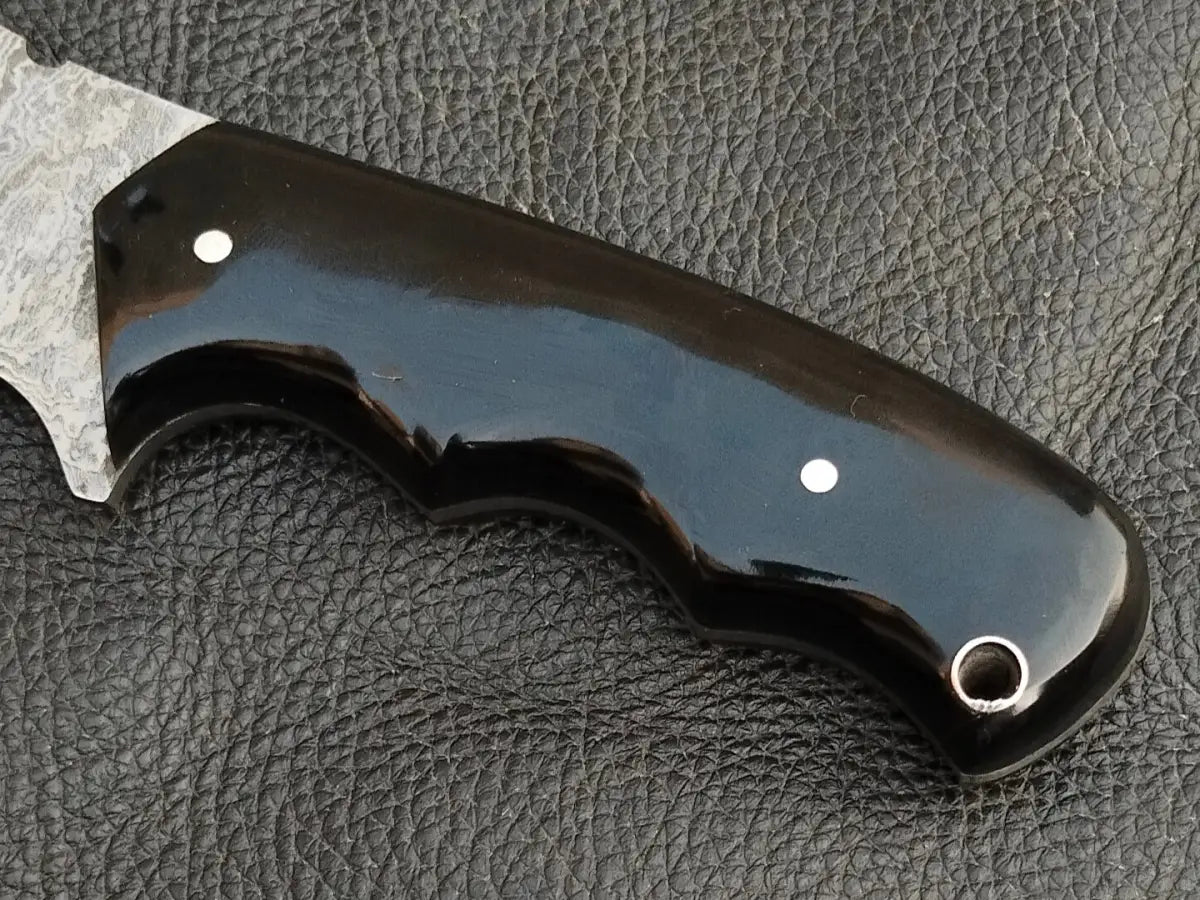 HUNTING KNIFE BLACK HORN HANDLE WITH DAMASCUS STEEL BLADE SA114-B - Damascus hunting knife