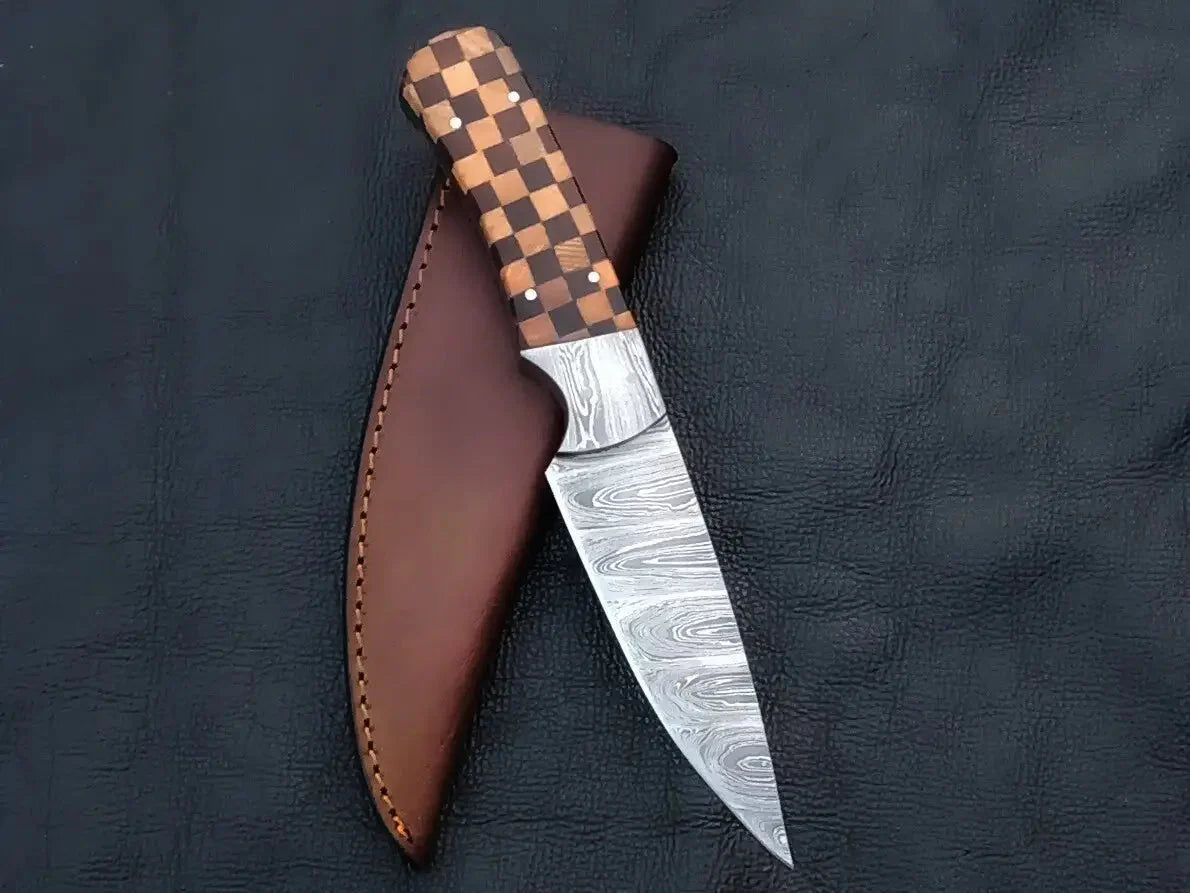 Damascus steel hunting knife with checkered pattern - C105