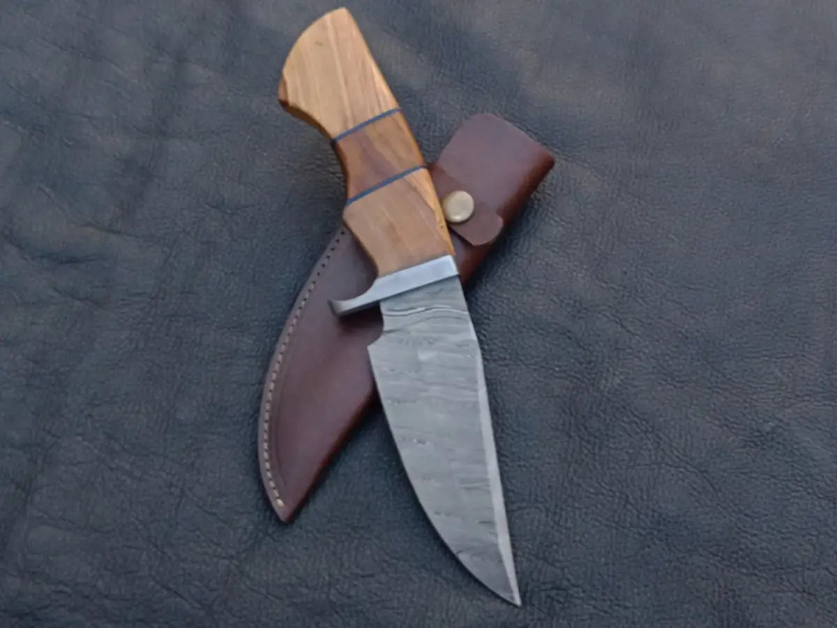 Handmade Damascus Steel Hunting Knife C156 with wooden handle and leather sheath