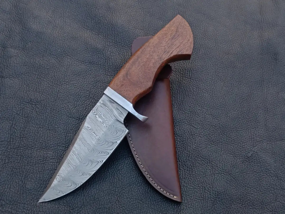 Handmade Damascus Steel Hunting Knife with Wooden Handle C155 for outdoor enthusiasts