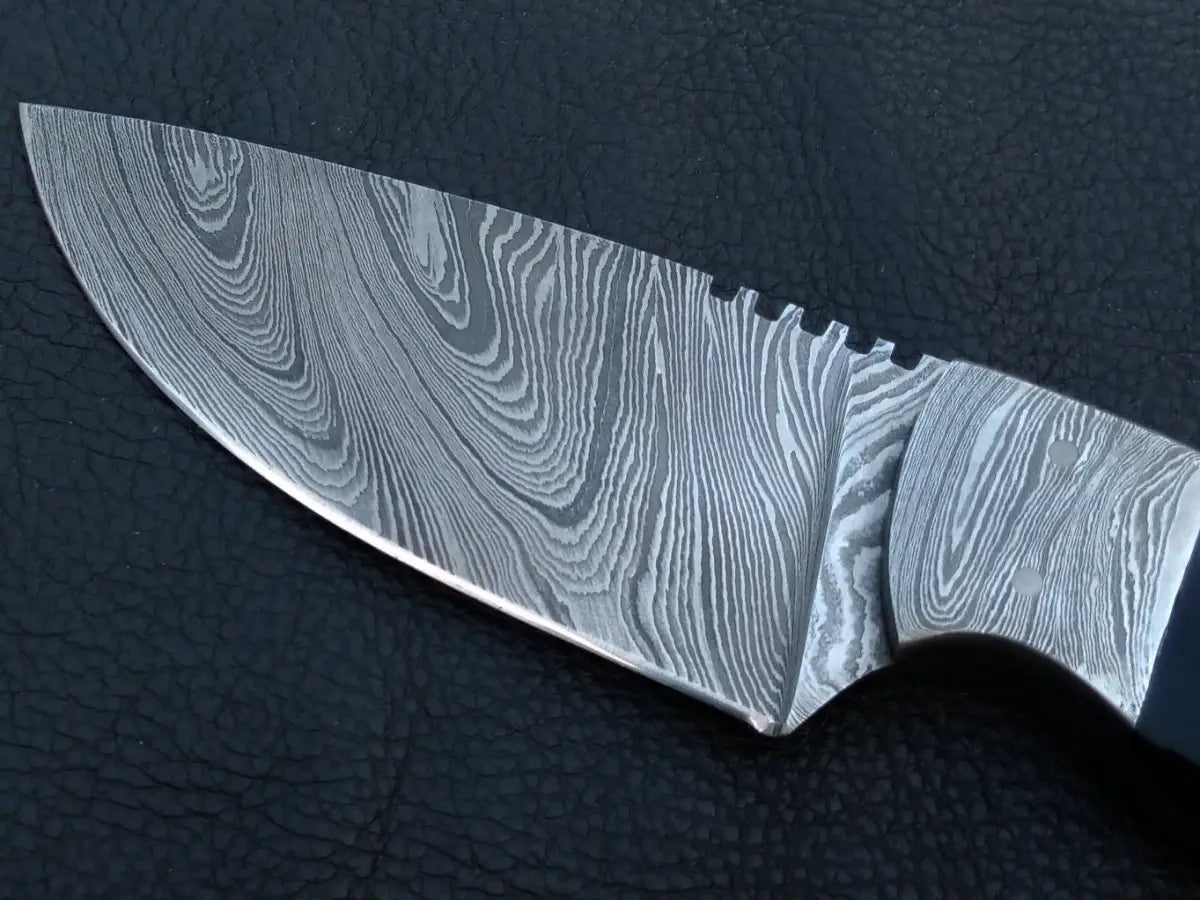 Handmade Damascus Steel Hunting Knife with Wooden Handle