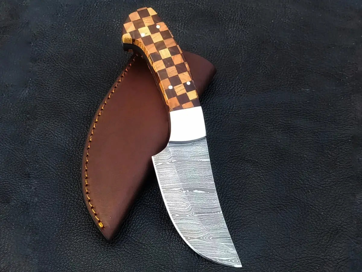 Handmade damascus steel knife with brown leather sheath - C98