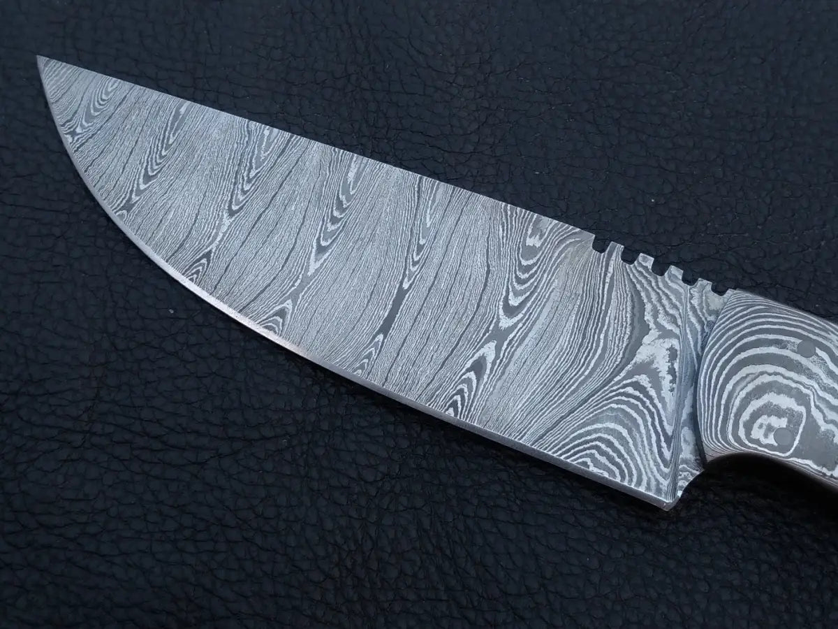 Handmade Damascus Steel Hunting Knife-C31 - knives